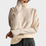 Pull "Greta" – Col Montant à Texture Rayée