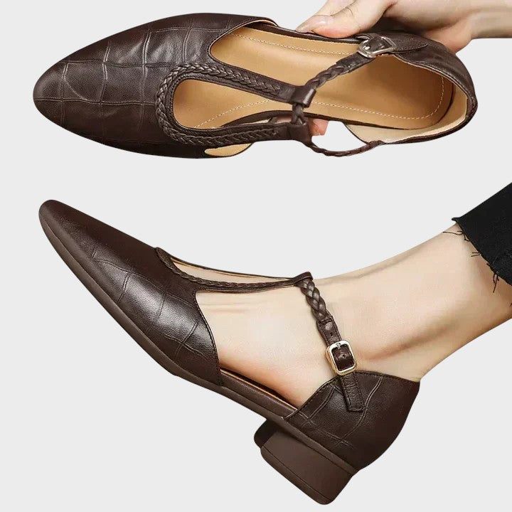 Chaussures en cuir "Maja" – Bride en T tressée