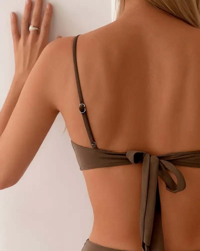 Bikini "Elsa" – Gouden Details & Hoog Broekje