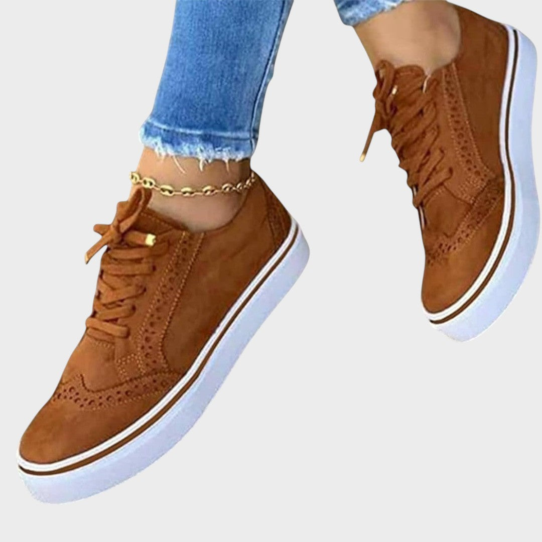 Veterschoenen "Verena" – Plateau & Perforatie