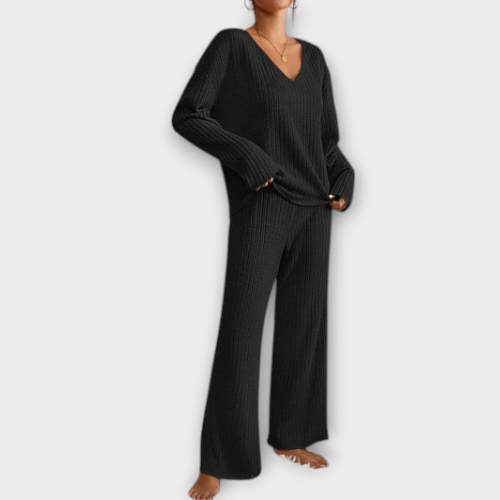 Ribset "Catarina" – V-Hals & Losse Broek