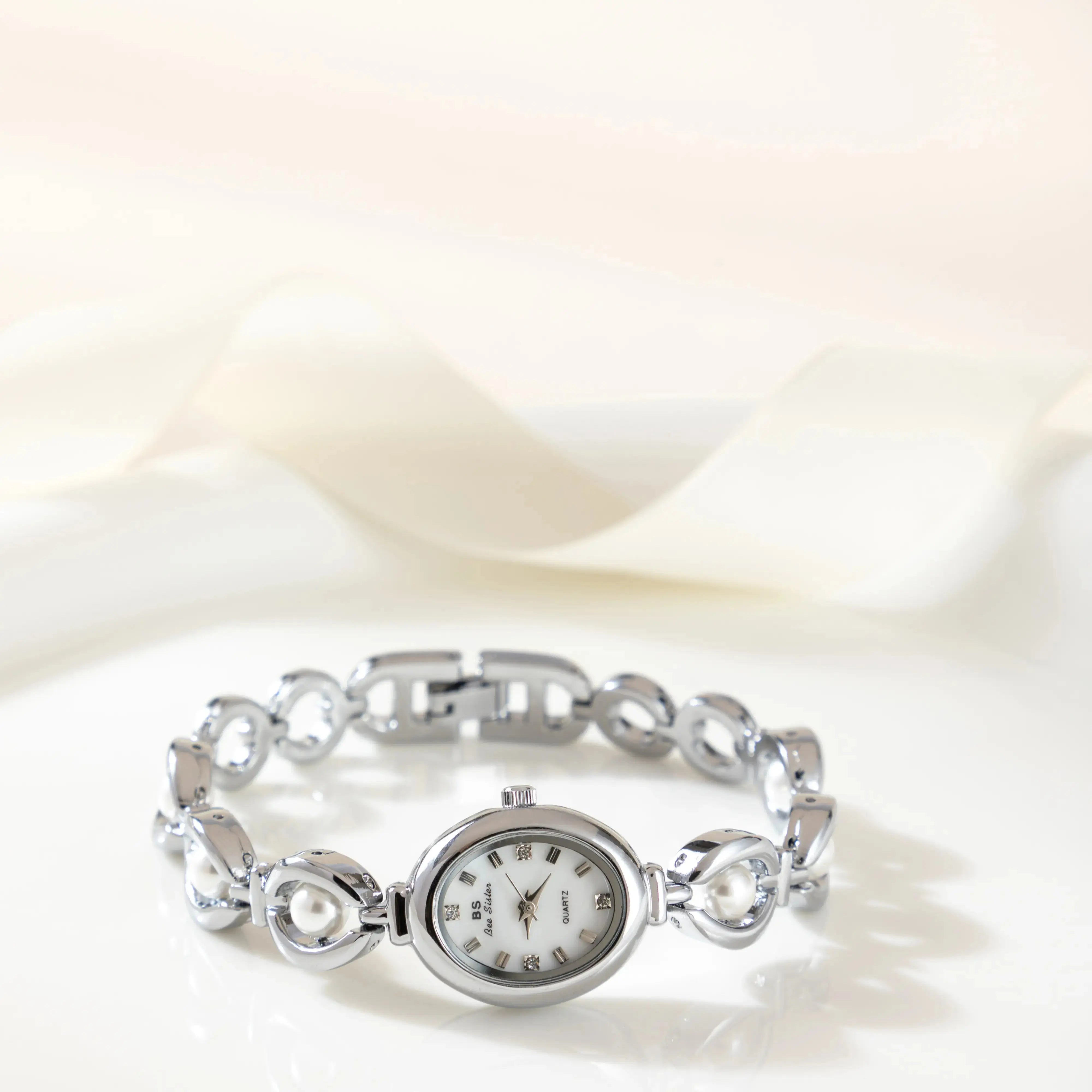 Horloge "Marie" – Rond & Verfijnd