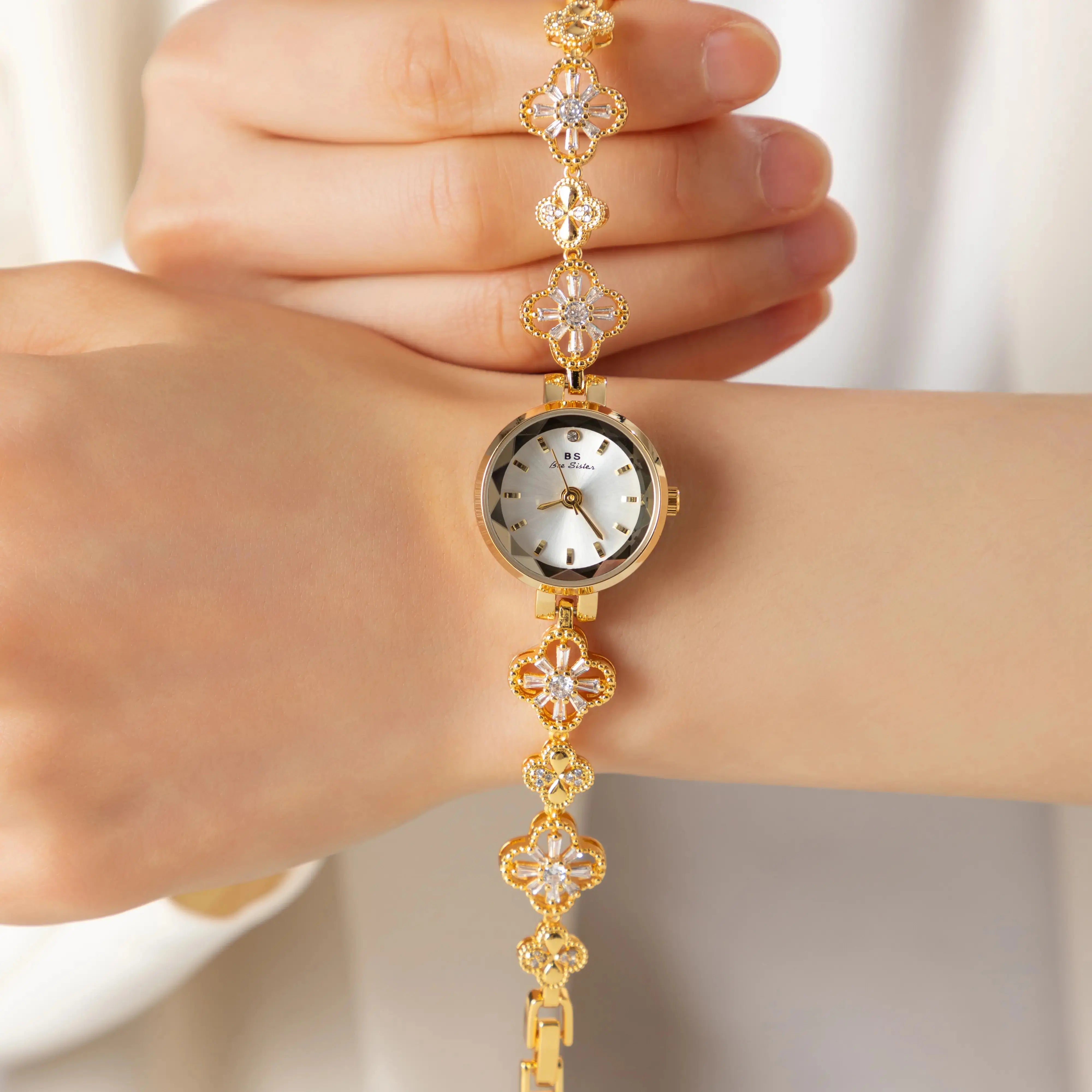 Juweelhorloge – Ronde Details in Goud of Zilver