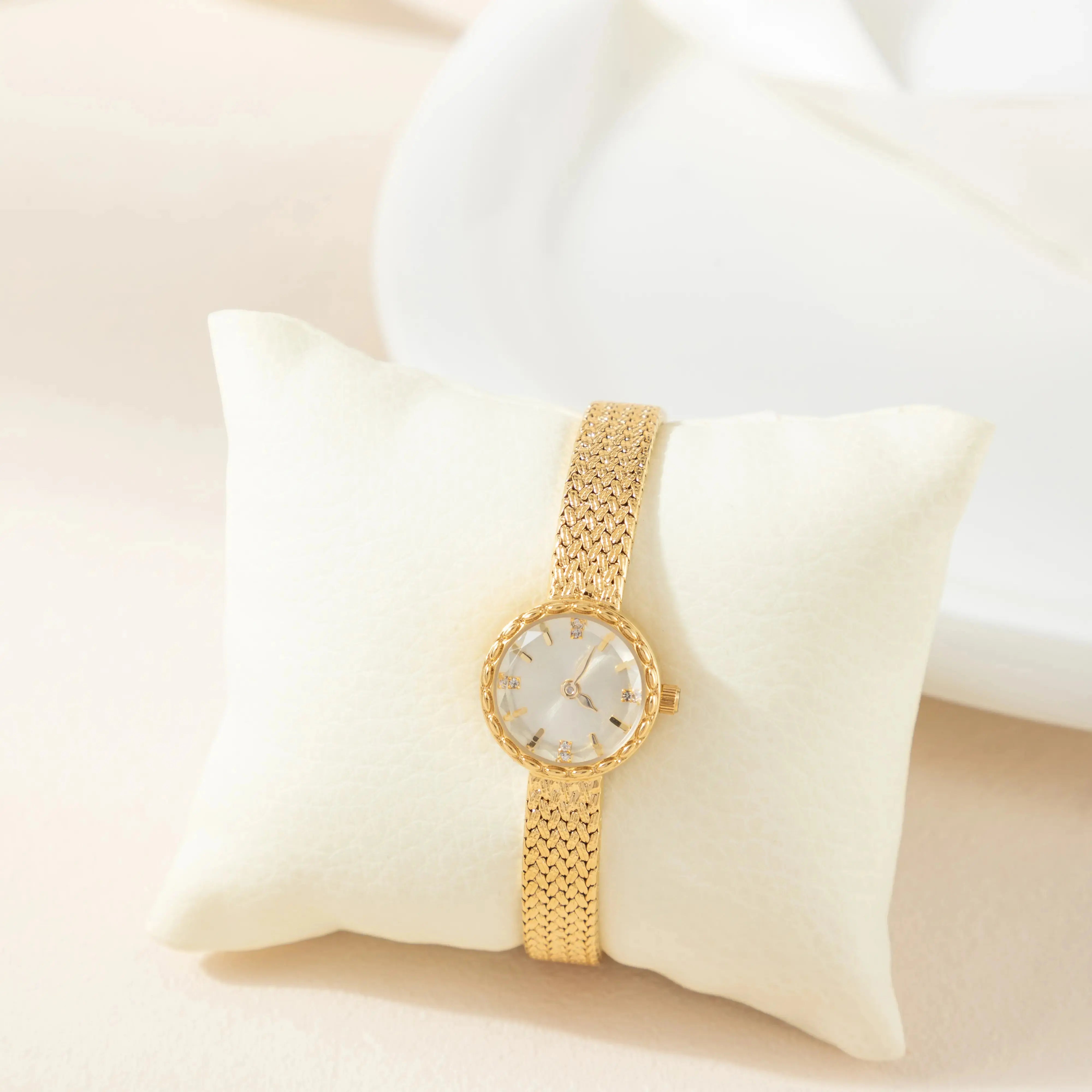 Horloge "Regina" – Minimalistisch Klassiek