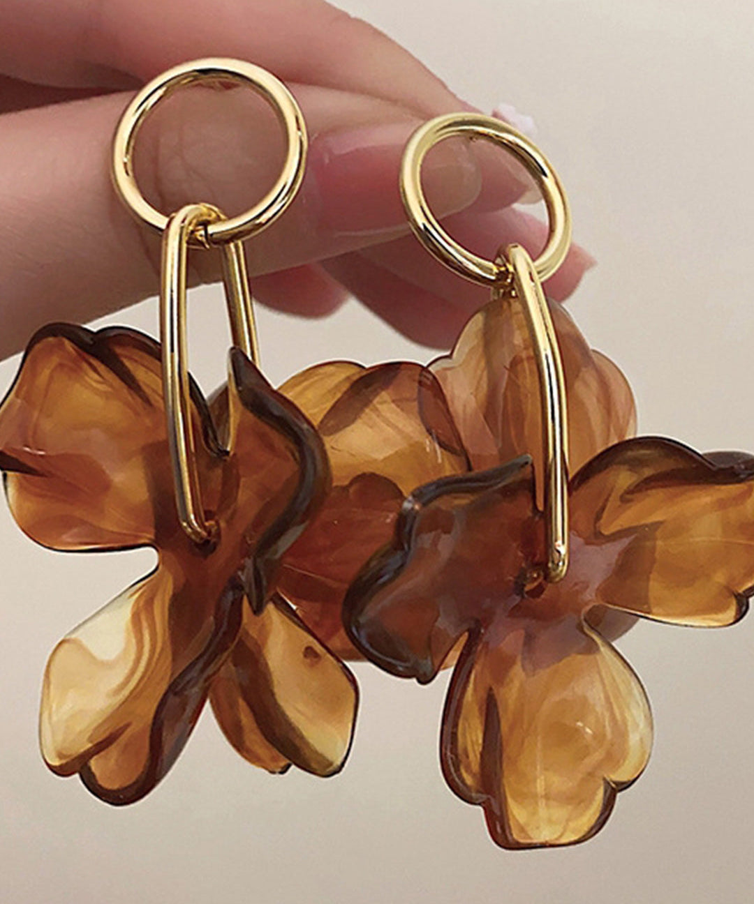 Boucles d'oreilles – Fleur en acrylique brune