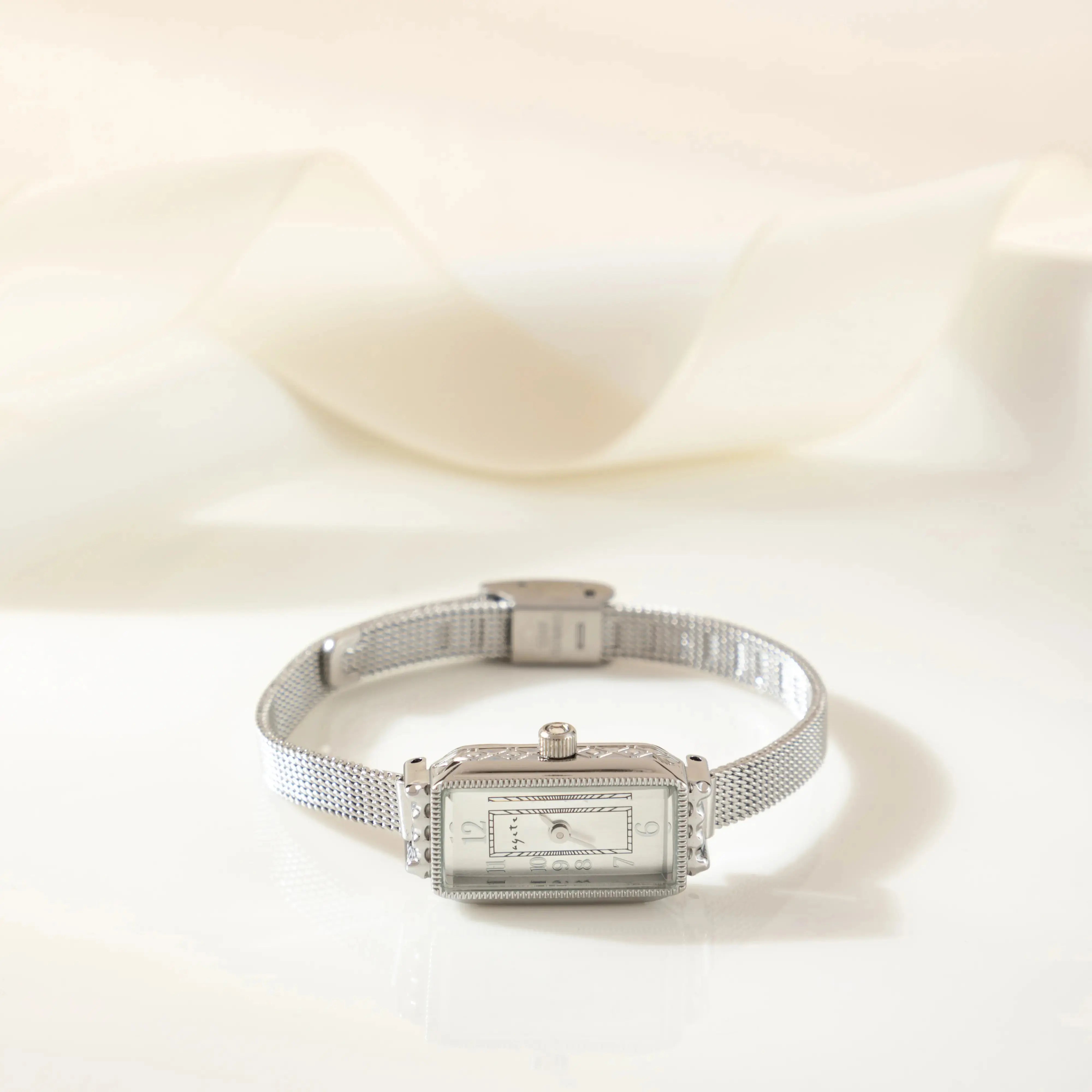 Horloge "Phila" – Gestructureerde Band