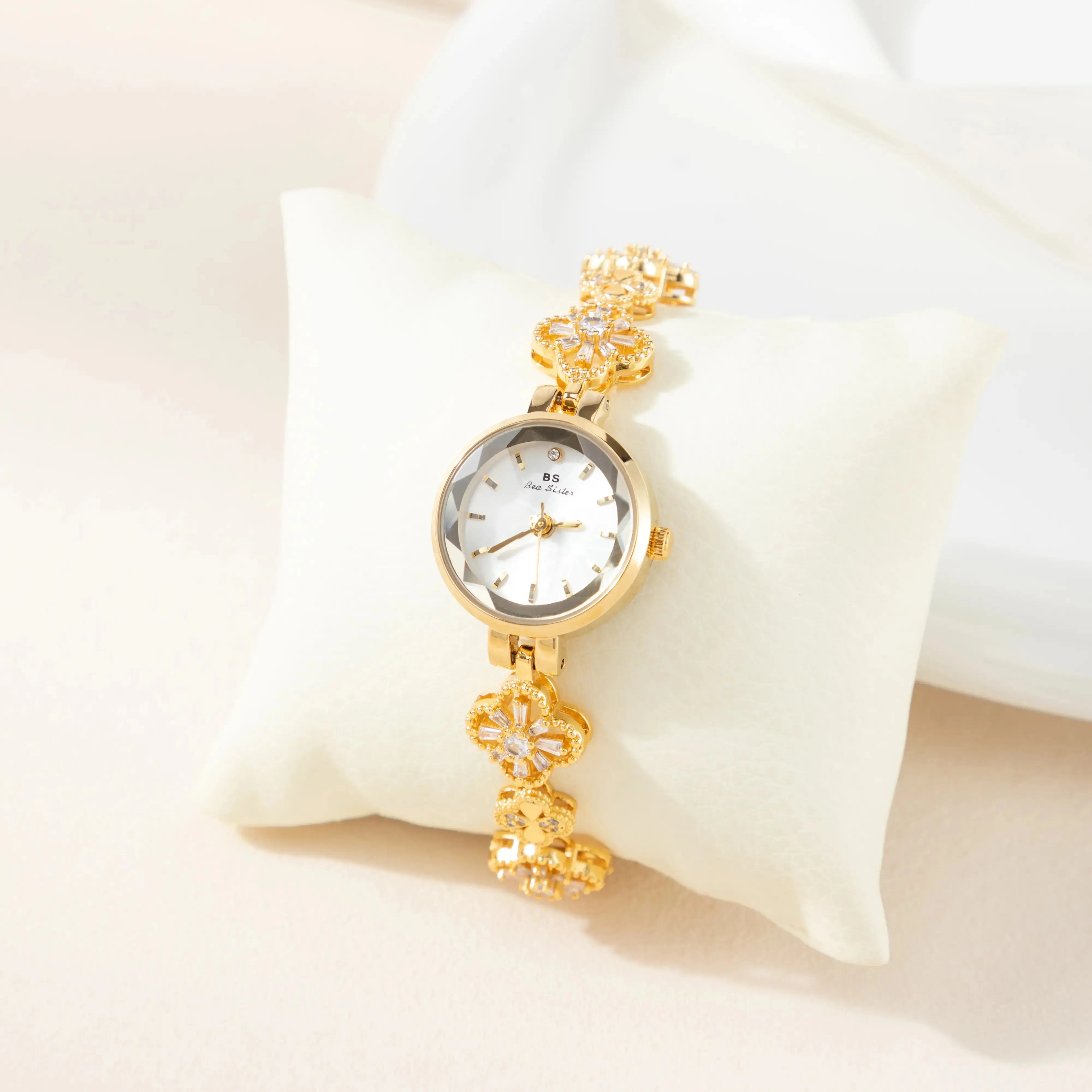 Juweelhorloge – Ronde Details in Goud of Zilver