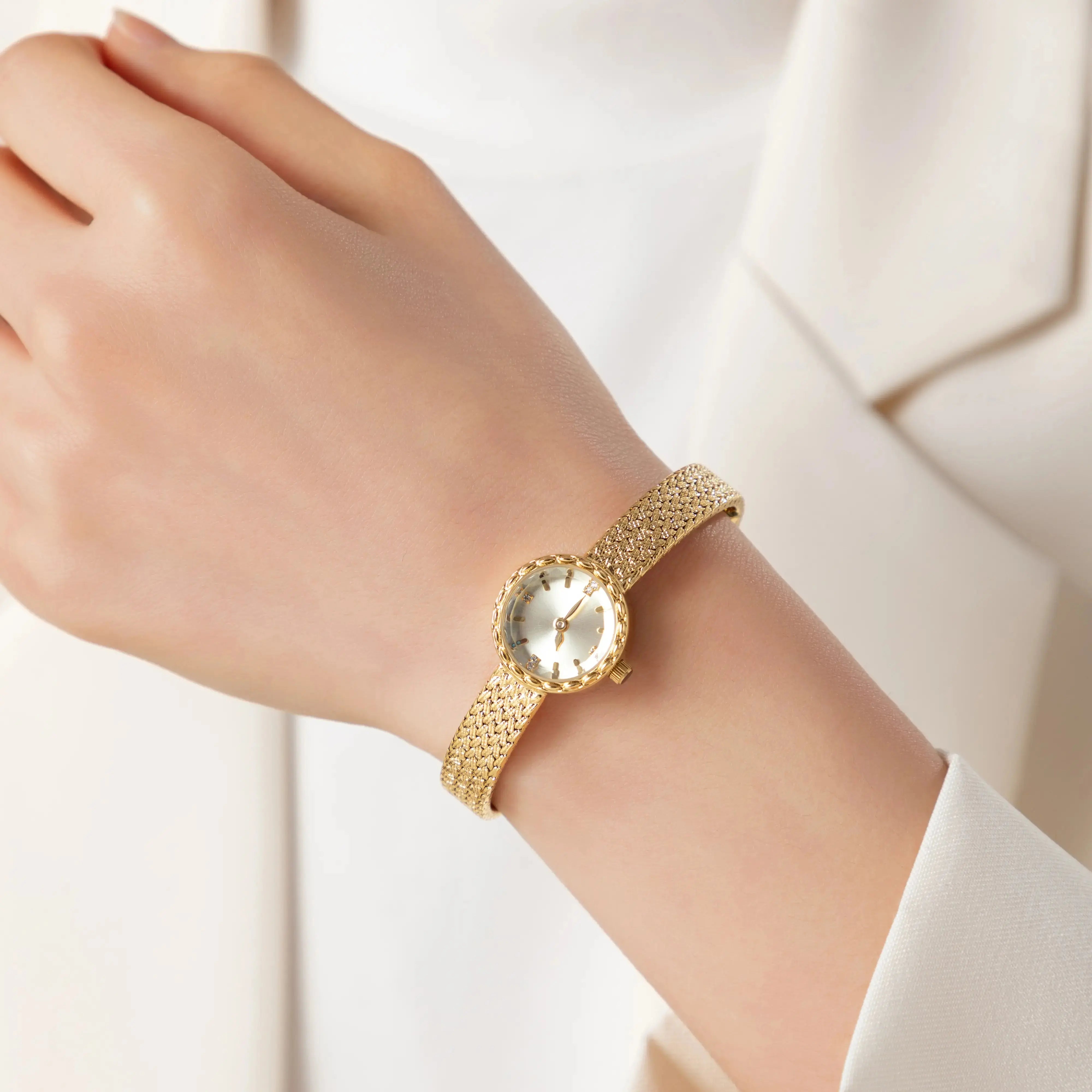 Horloge "Regina" – Minimalistisch Klassiek