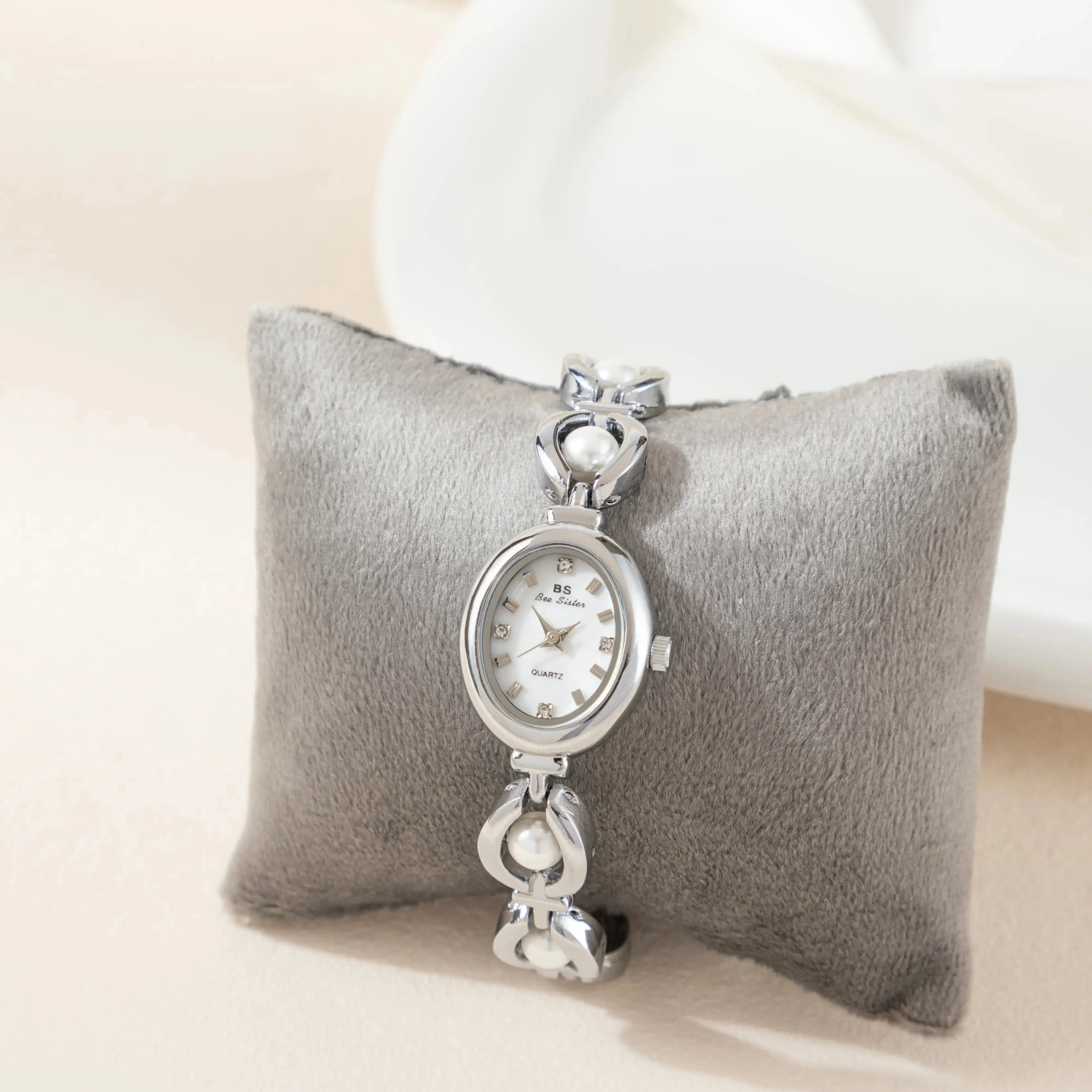 Horloge "Marie" – Rond & Verfijnd