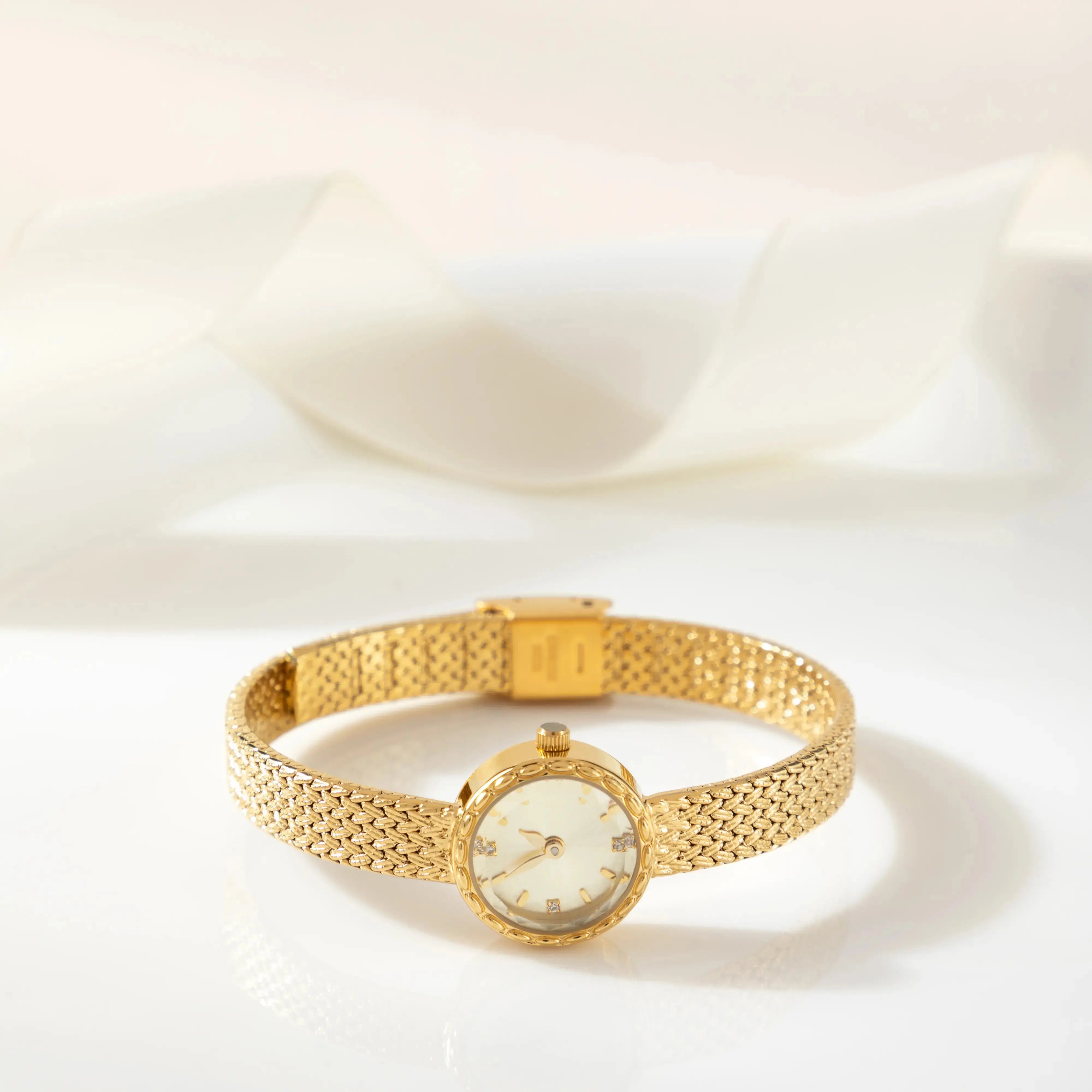 Horloge "Regina" – Minimalistisch Klassiek