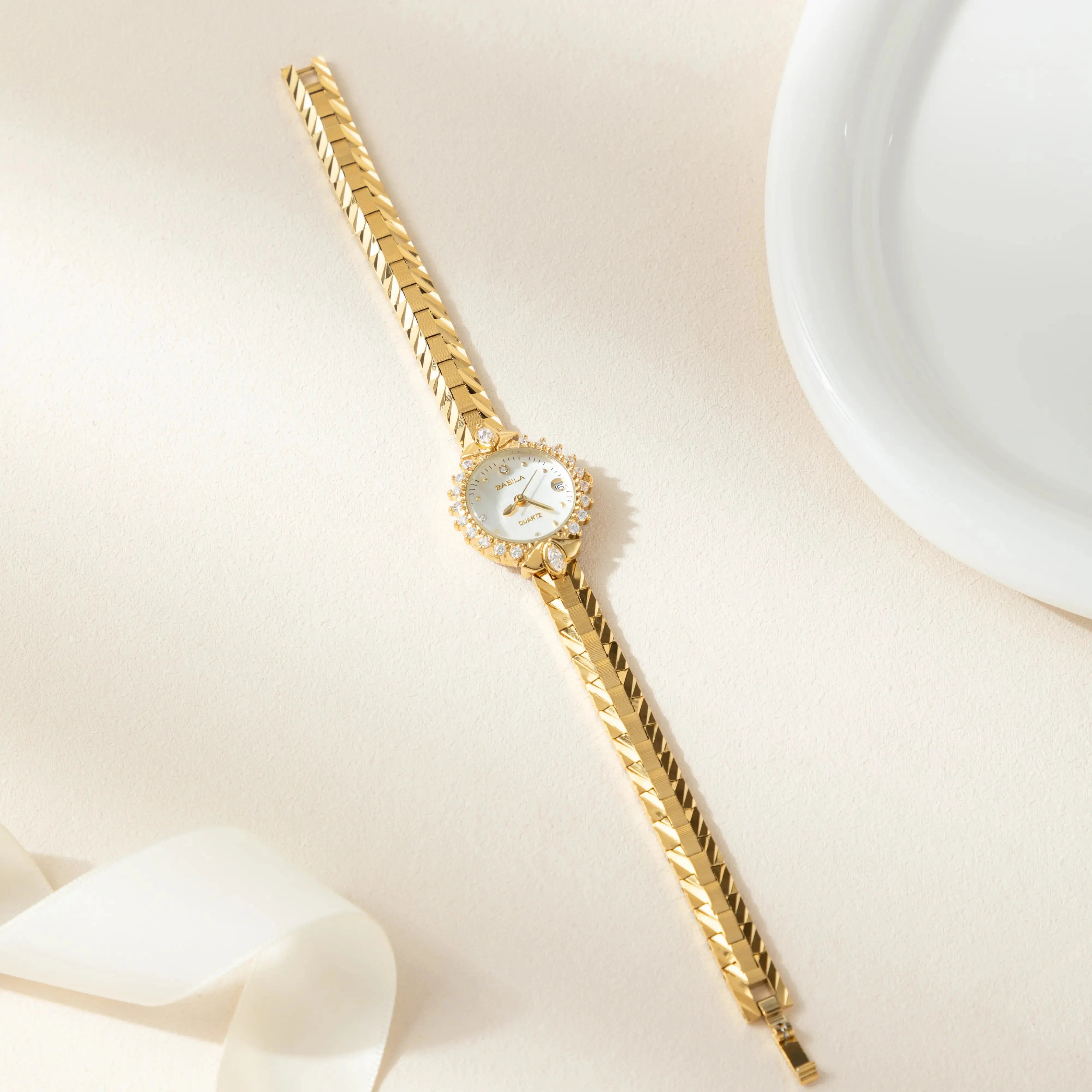 Montre "Paulina" – Fine et dorée