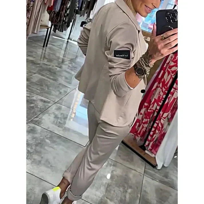 Ensemble "Adriana" – Blazer souple & pantalon