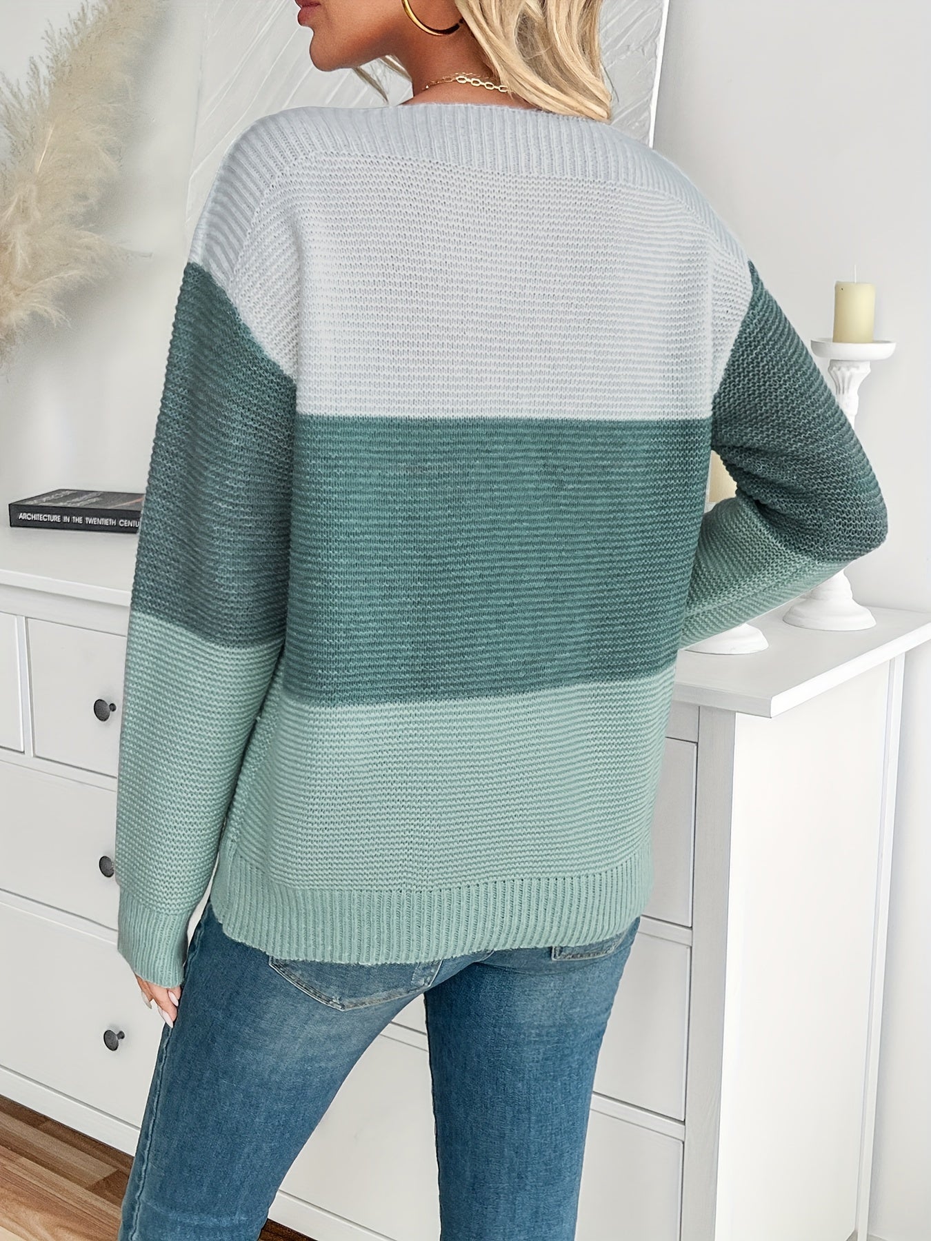 Pull "Ingrid" – Épaules Dénudées Color Block