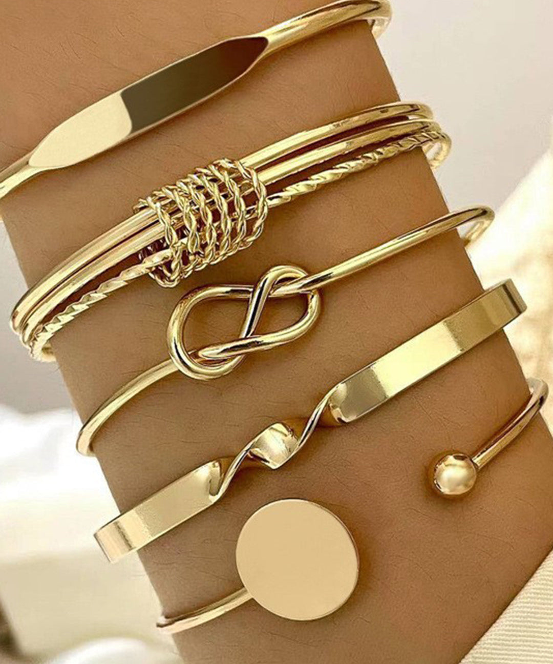 Bracelet – Jonc géométrique ouvert avec chaîne