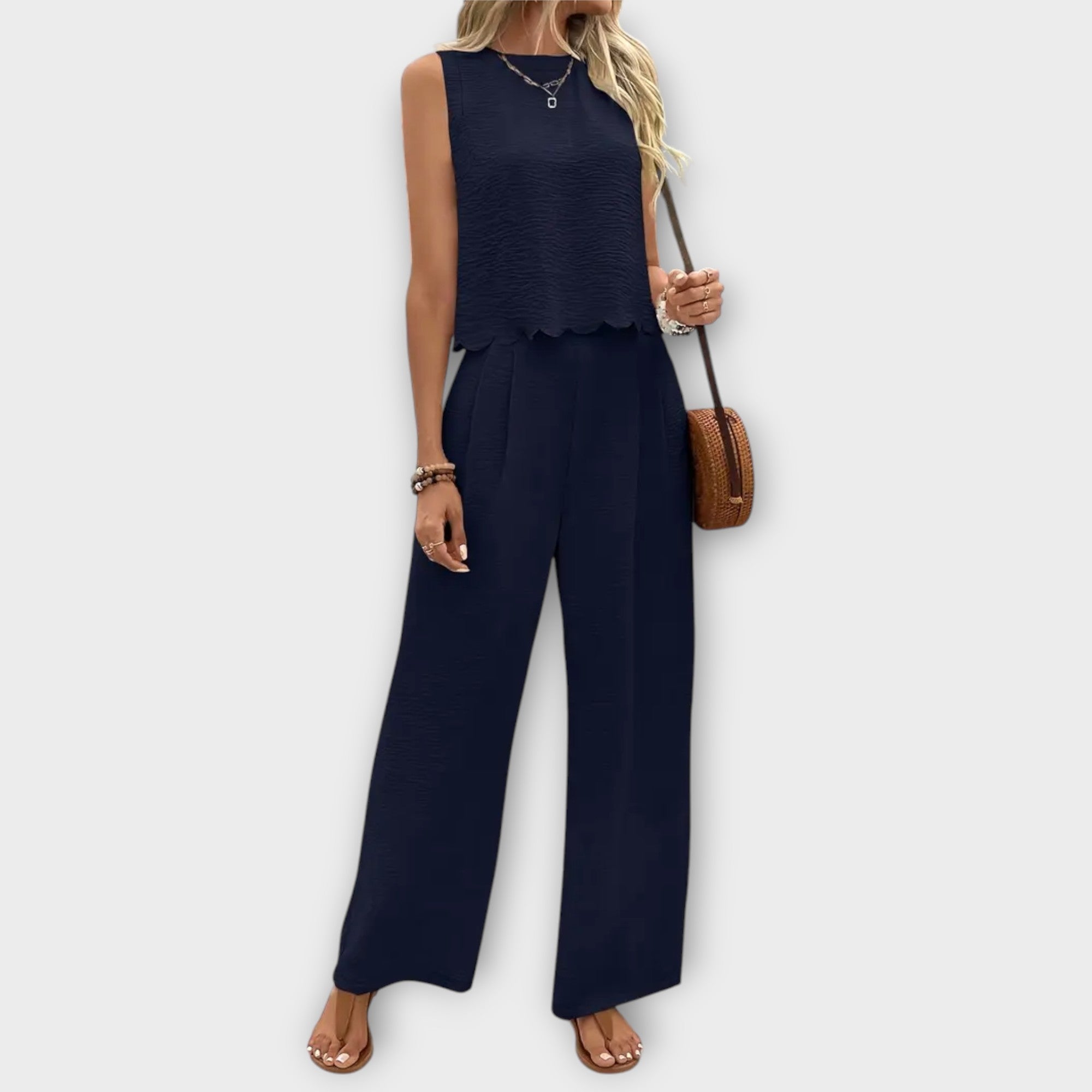 Set "Valéria" – Gilet met Bloemblaadjes & Broek
