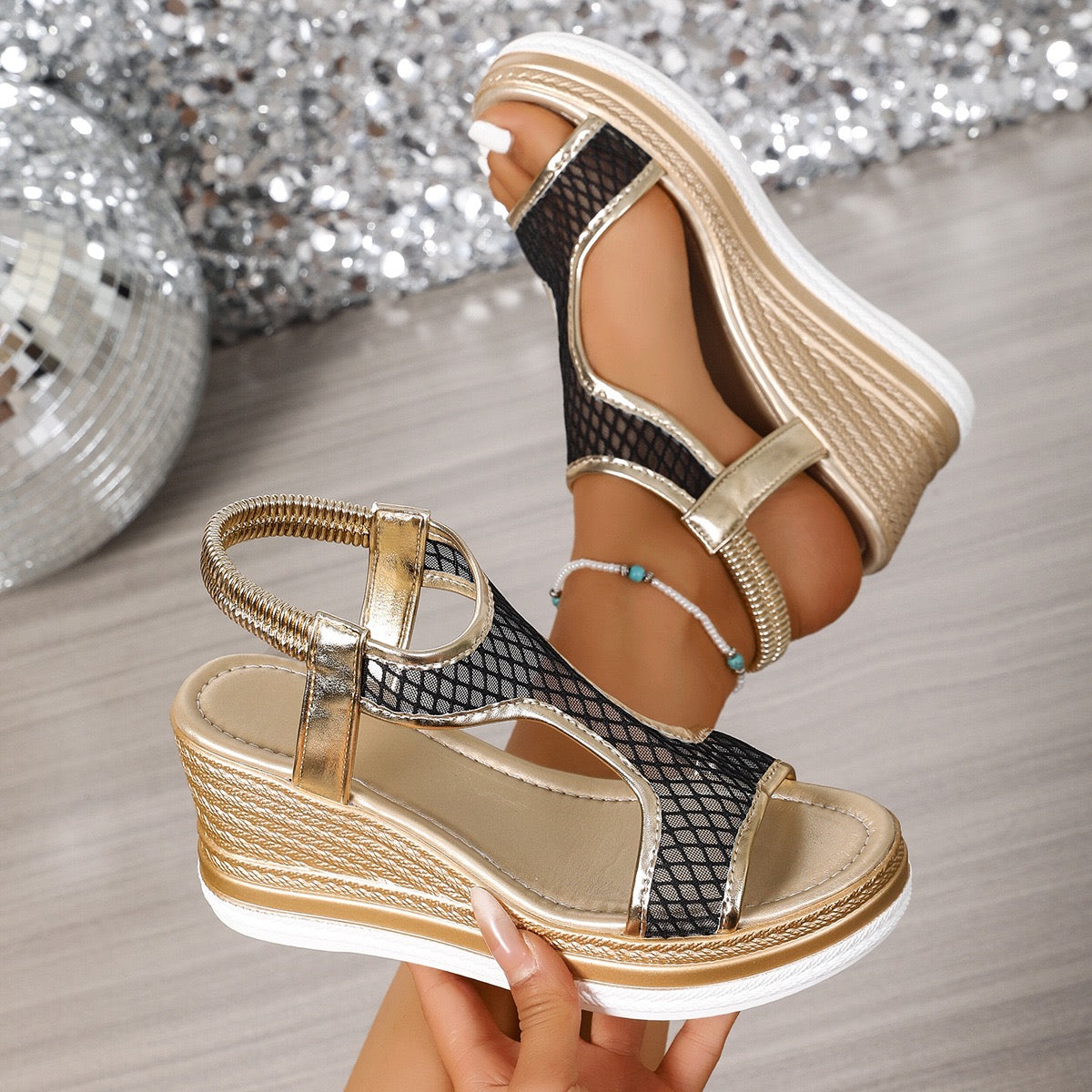 Sandales compensées "Marie-Luise" – Mesh & verni