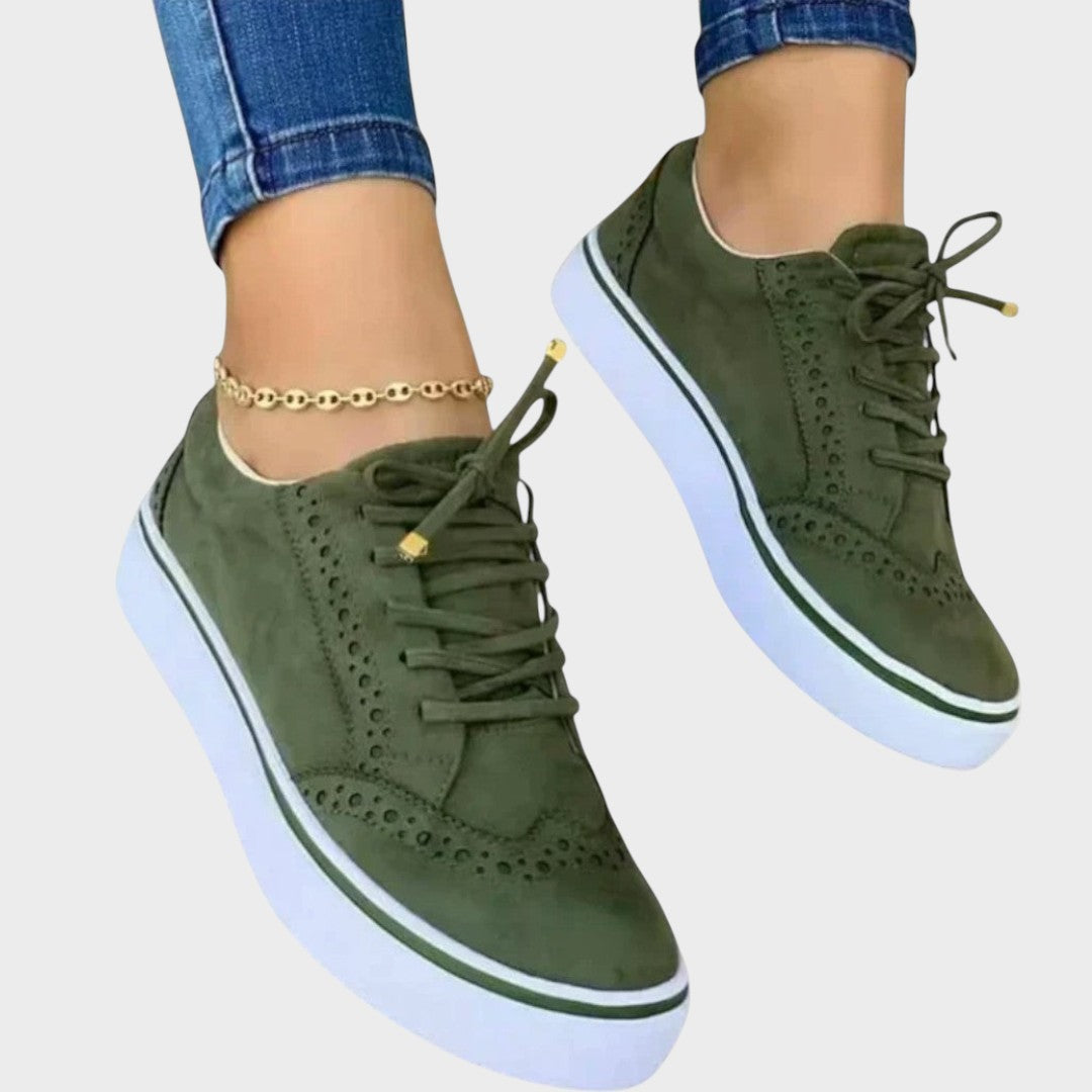 Veterschoenen "Verena" – Plateau & Perforatie