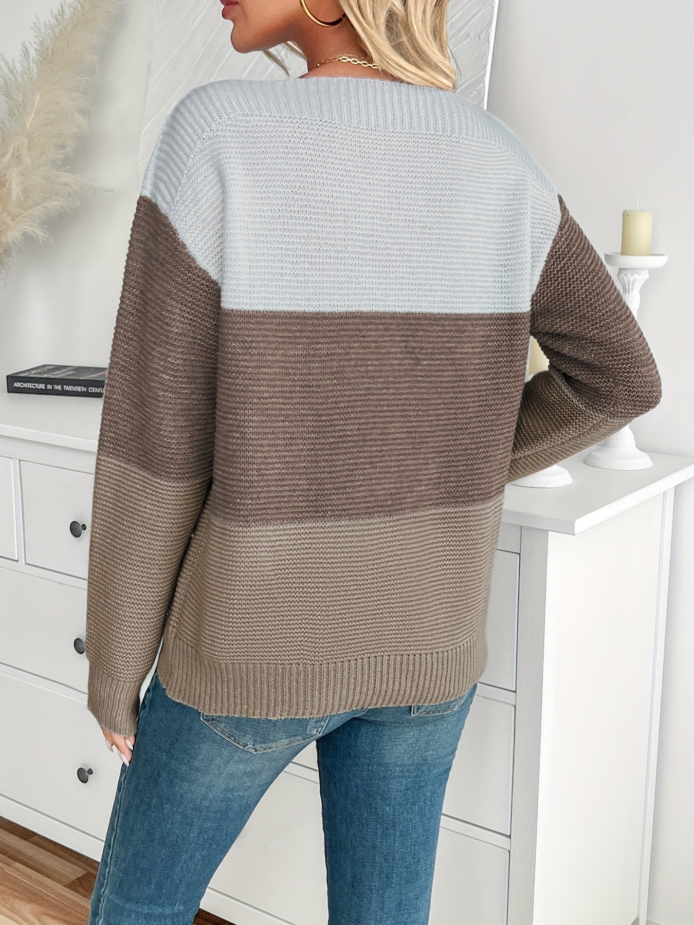 Pull "Ingrid" – Épaules Dénudées Color Block