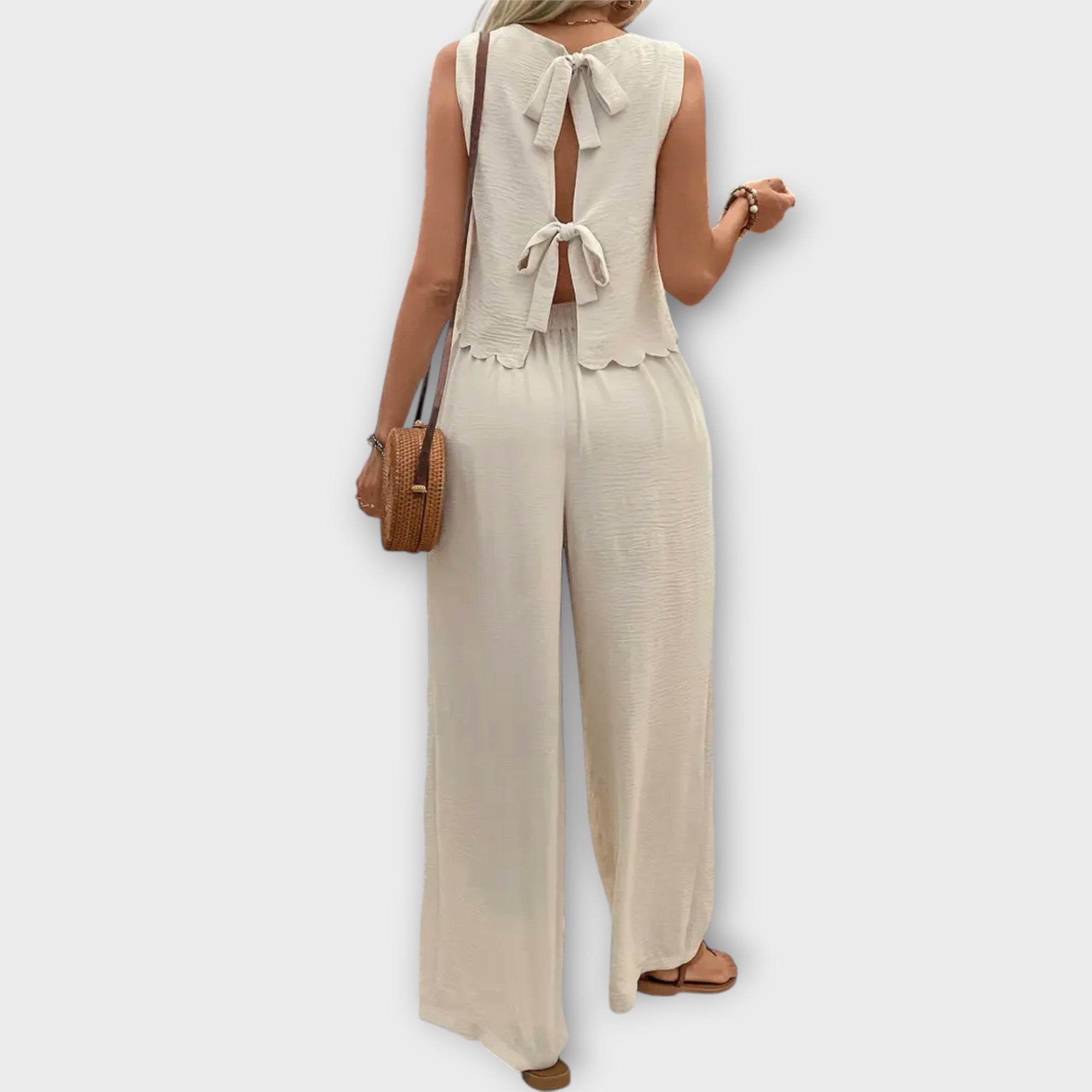 Set "Valéria" – Gilet met Bloemblaadjes & Broek