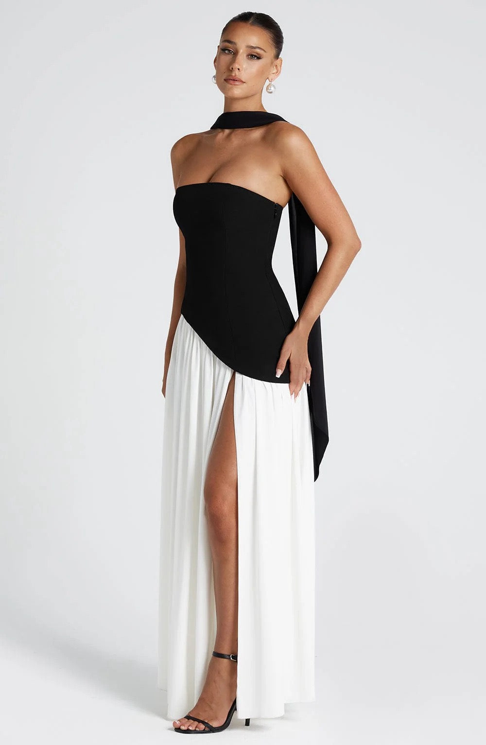 Robe longue asymétrique "Anna" – Avec écharpe