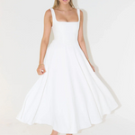 Robe "Anja" – Encolure Carrée & Jupe Évasée