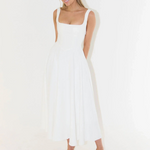 Robe "Anja" – Encolure Carrée & Jupe Évasée