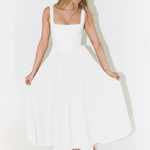 Robe "Anja" – Encolure Carrée & Jupe Évasée
