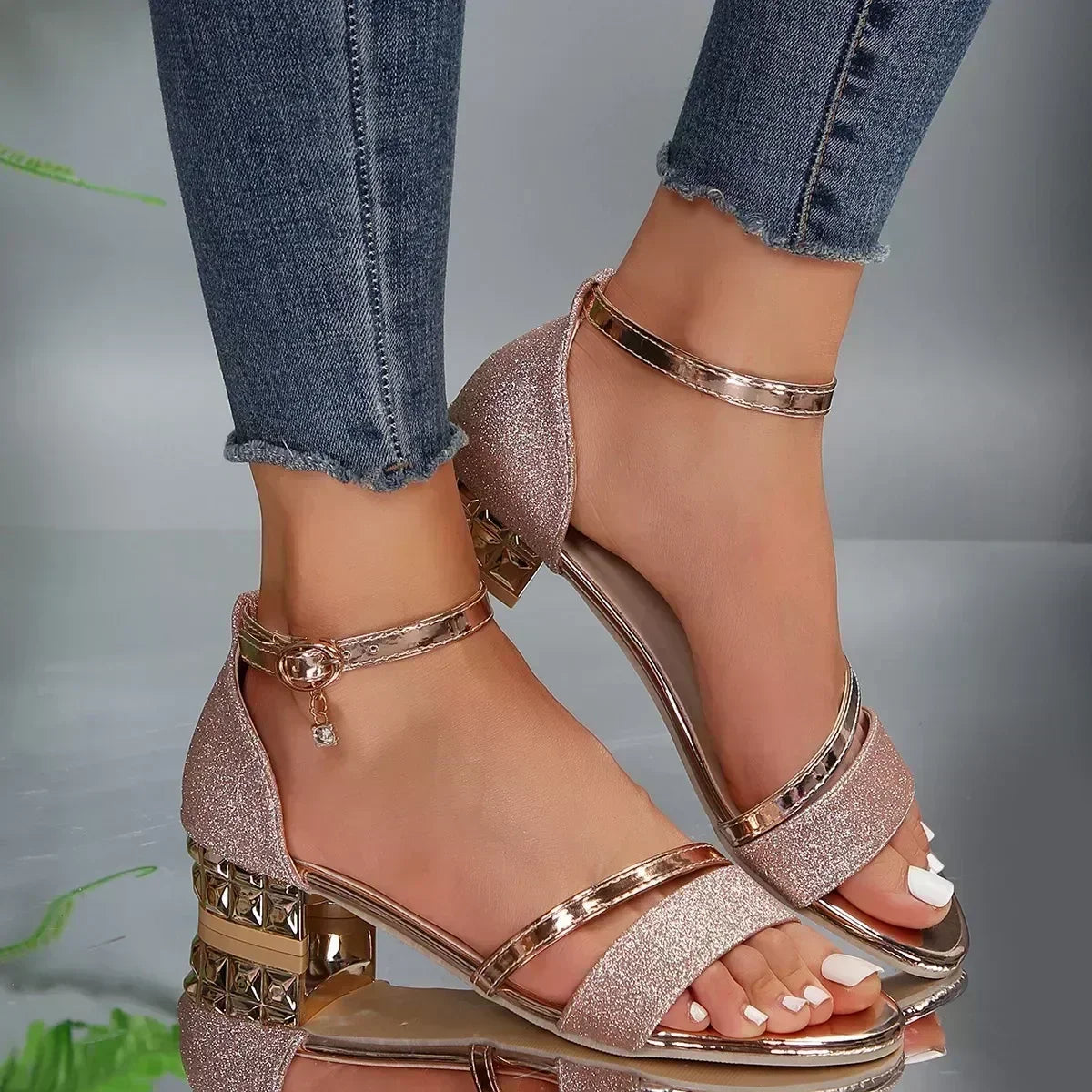 Comfortsandalen "Elsa" – Glanzend met Lage Hak