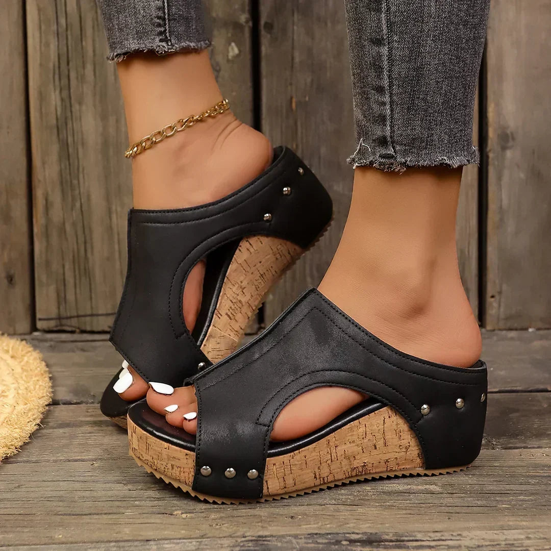 Sleehaksandalen "Leni" – Met Studs