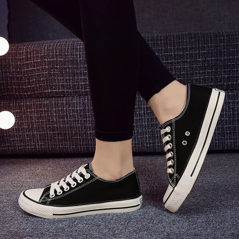 Canvas Sneakers "Irene" – Vintage Modern