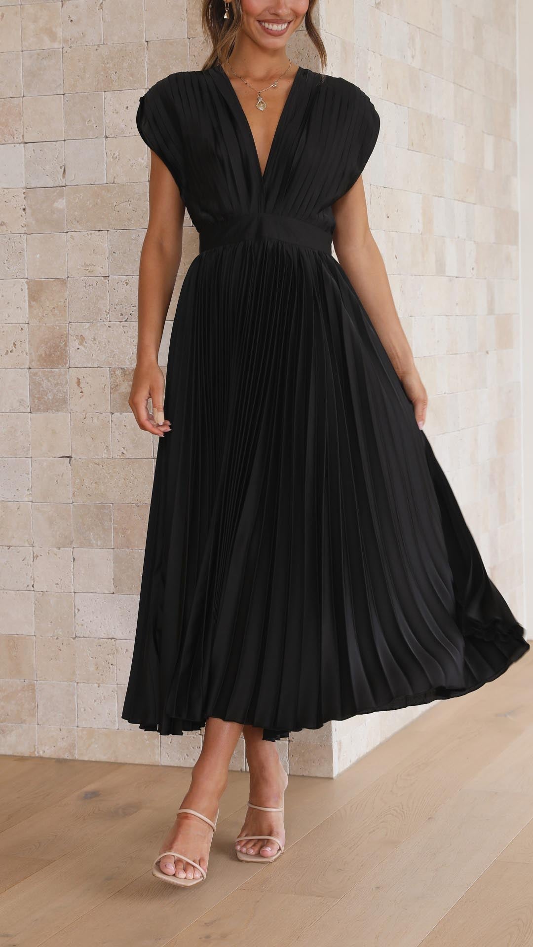 Robe Plissée "Eva" – Élégante à Col en V