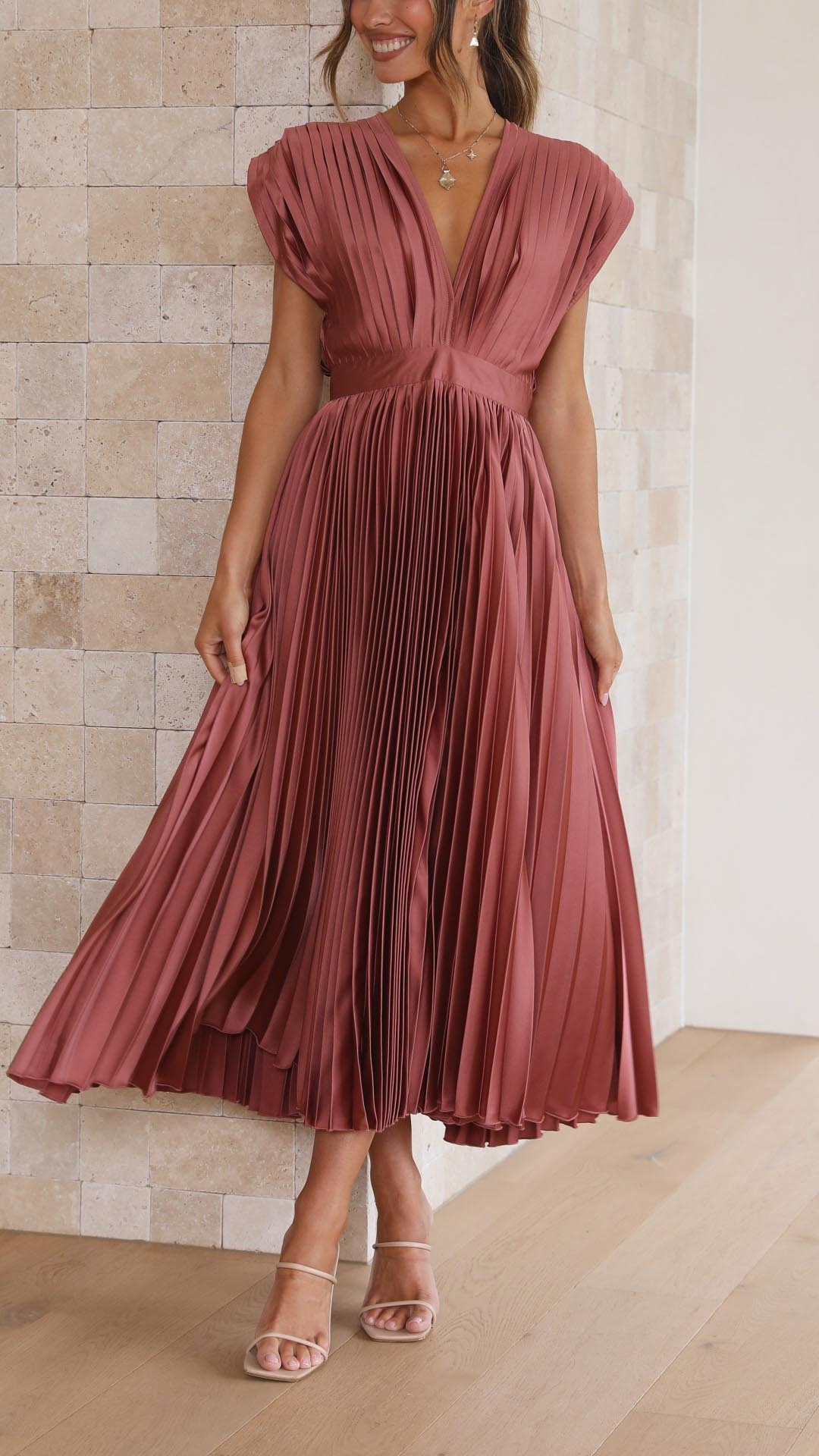 Robe Plissée "Eva" – Élégante à Col en V