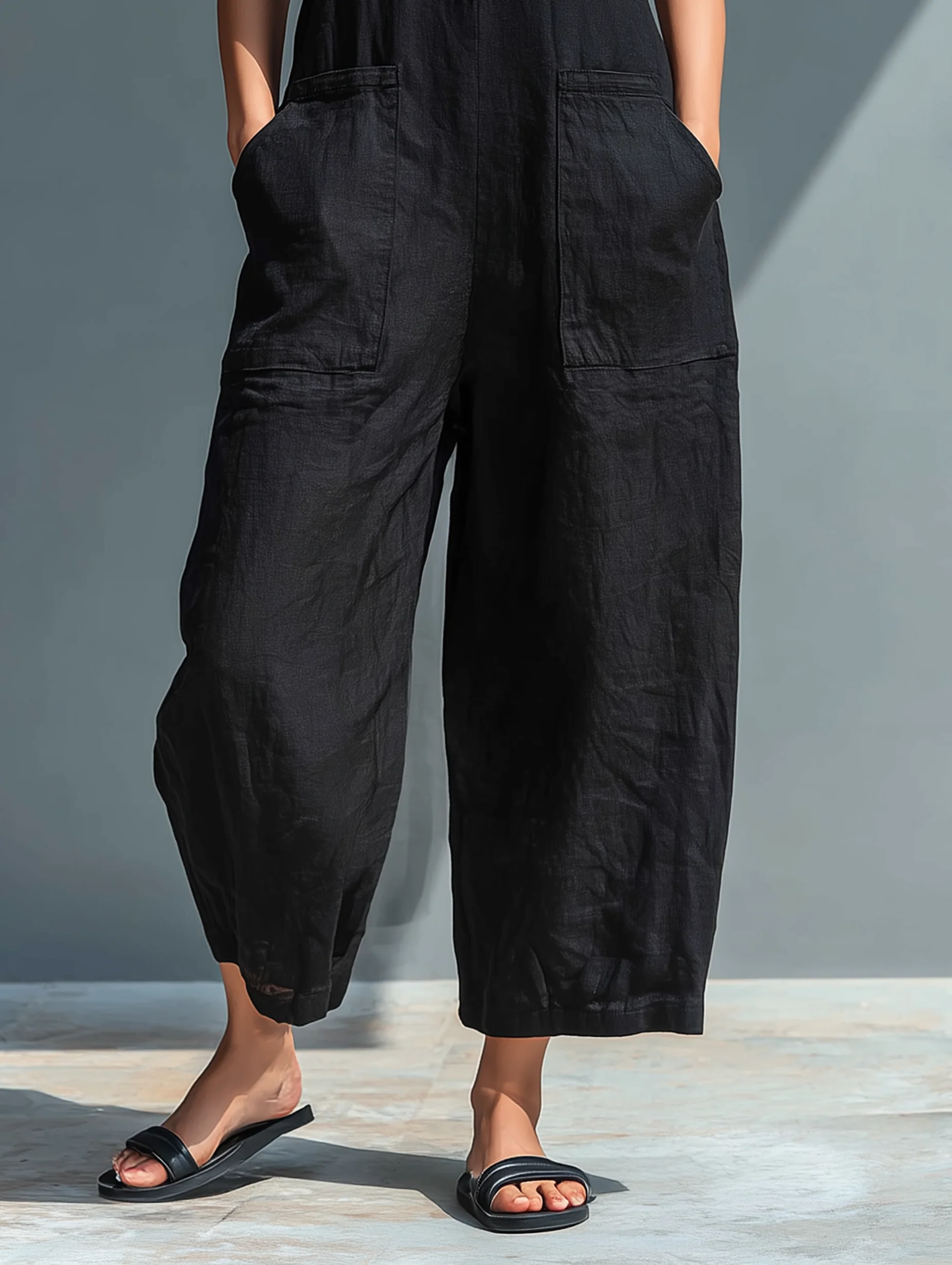Mouwloze Jumpsuit "Anna" – Zwart Minimalistisch
