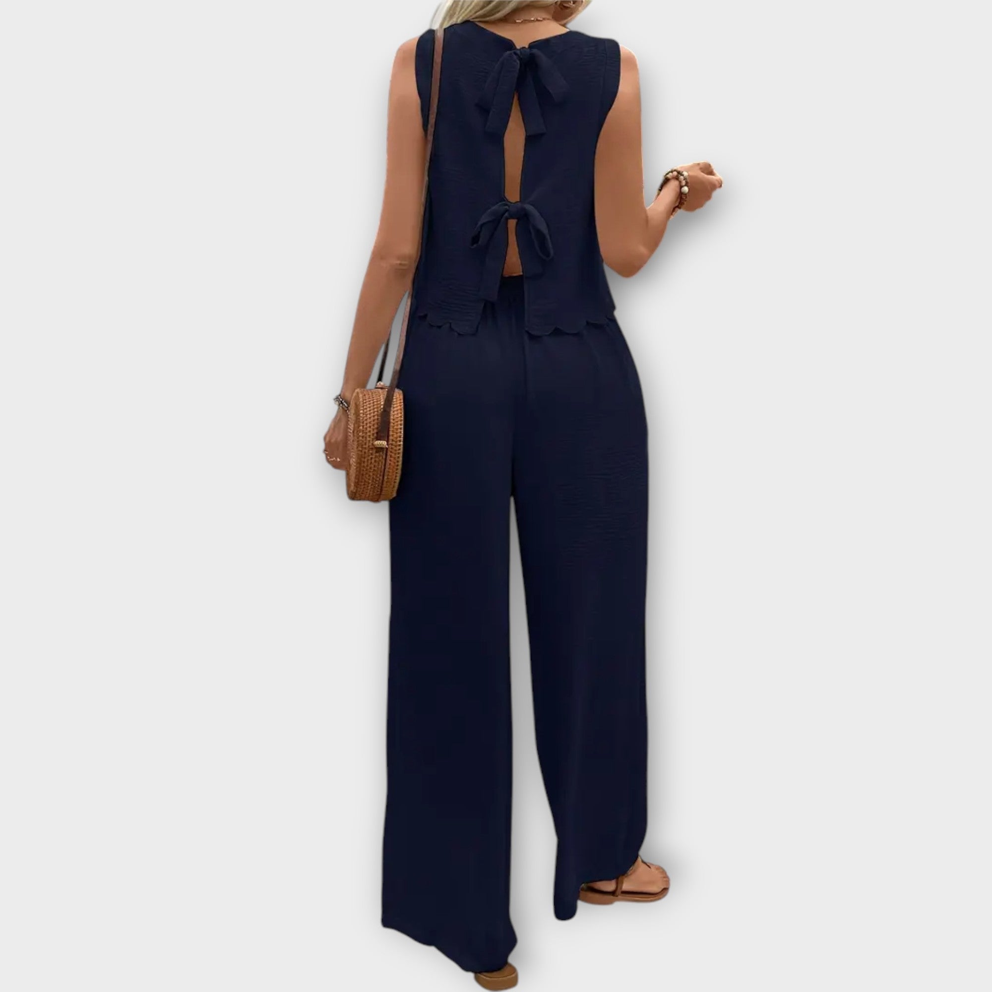 Set "Valéria" – Gilet met Bloemblaadjes & Broek