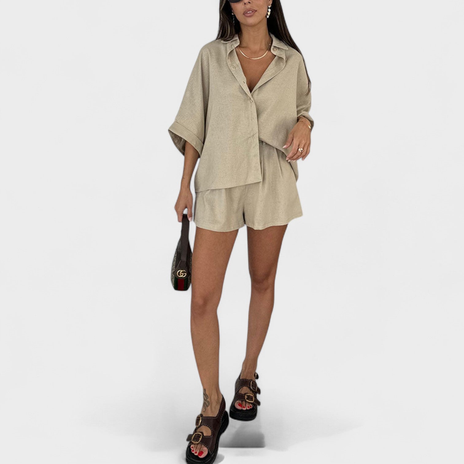 Ensemble "Sofia" – Oversized Blouse & Linnen Short