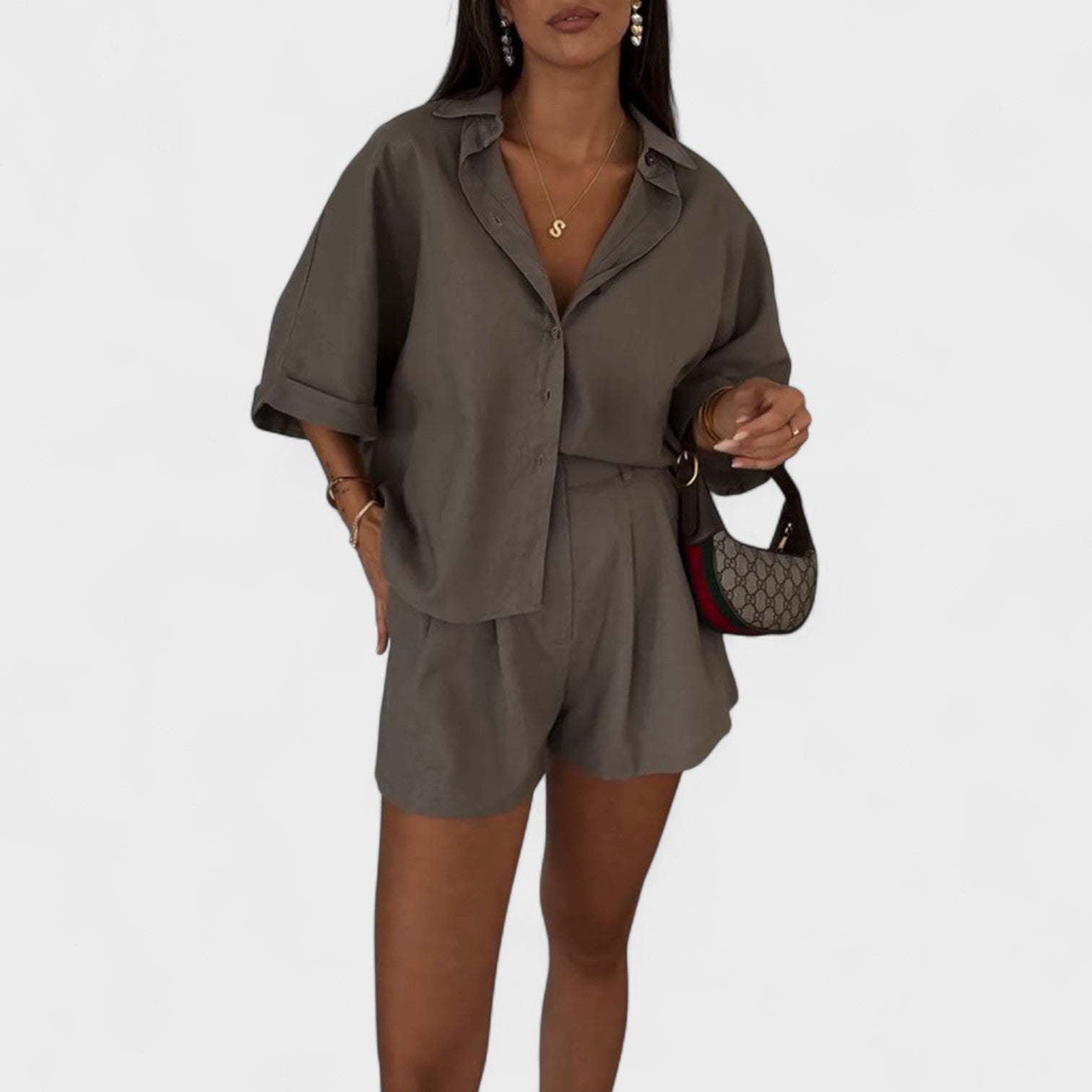 Ensemble "Sofia" – Oversized Blouse & Linnen Short
