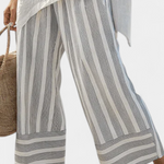 Set "Doris" – Asymmetrische Blouse & Streepbroek