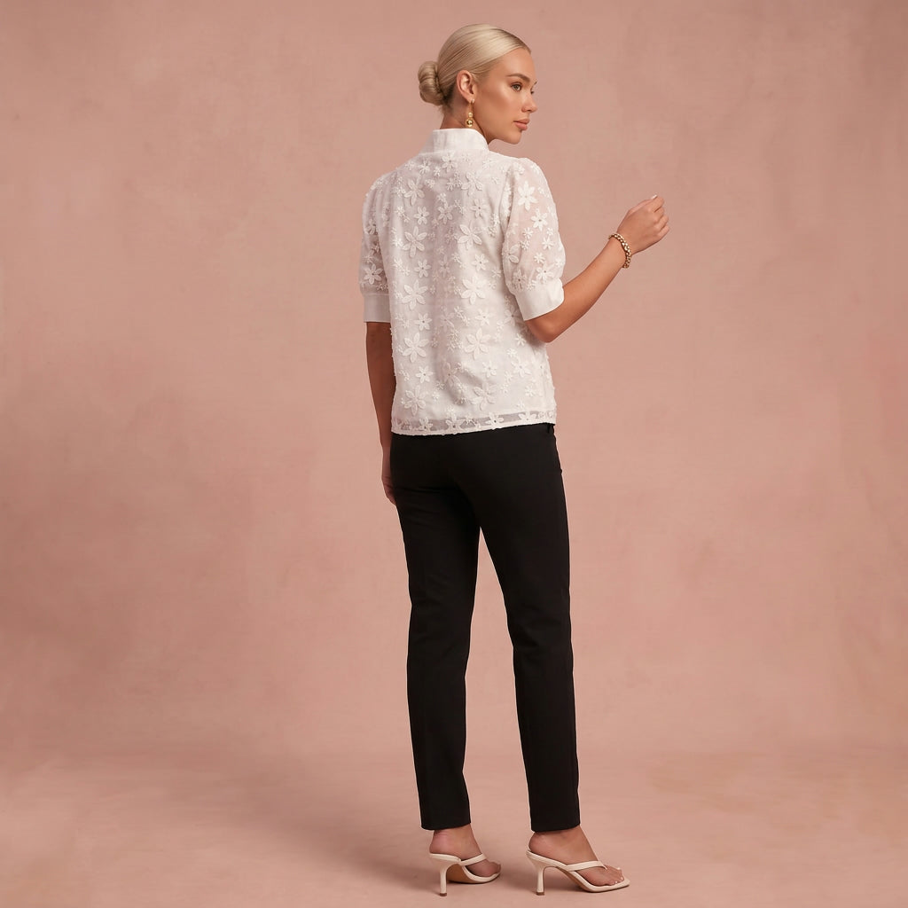 Blouse "Lena" – Geborduurde Maokraag