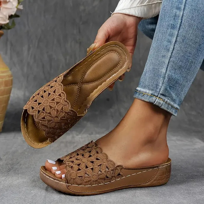 Ergonomische Sandalen "Irene" – Bloemuitsnijding