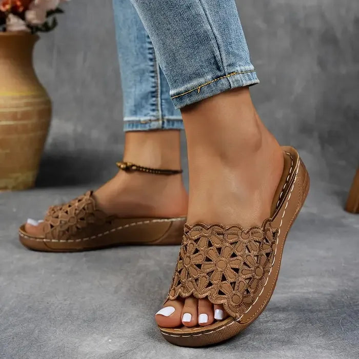 Ergonomische Sandalen "Irene" – Bloemuitsnijding