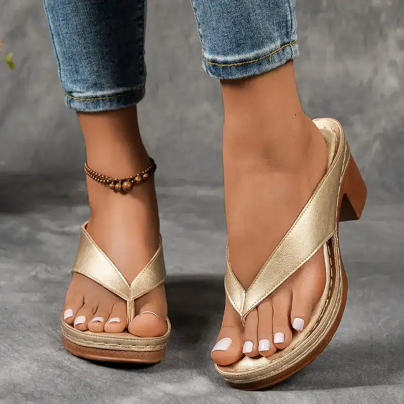 Sandales "Christa" – Anneau d'orteil & talon carré